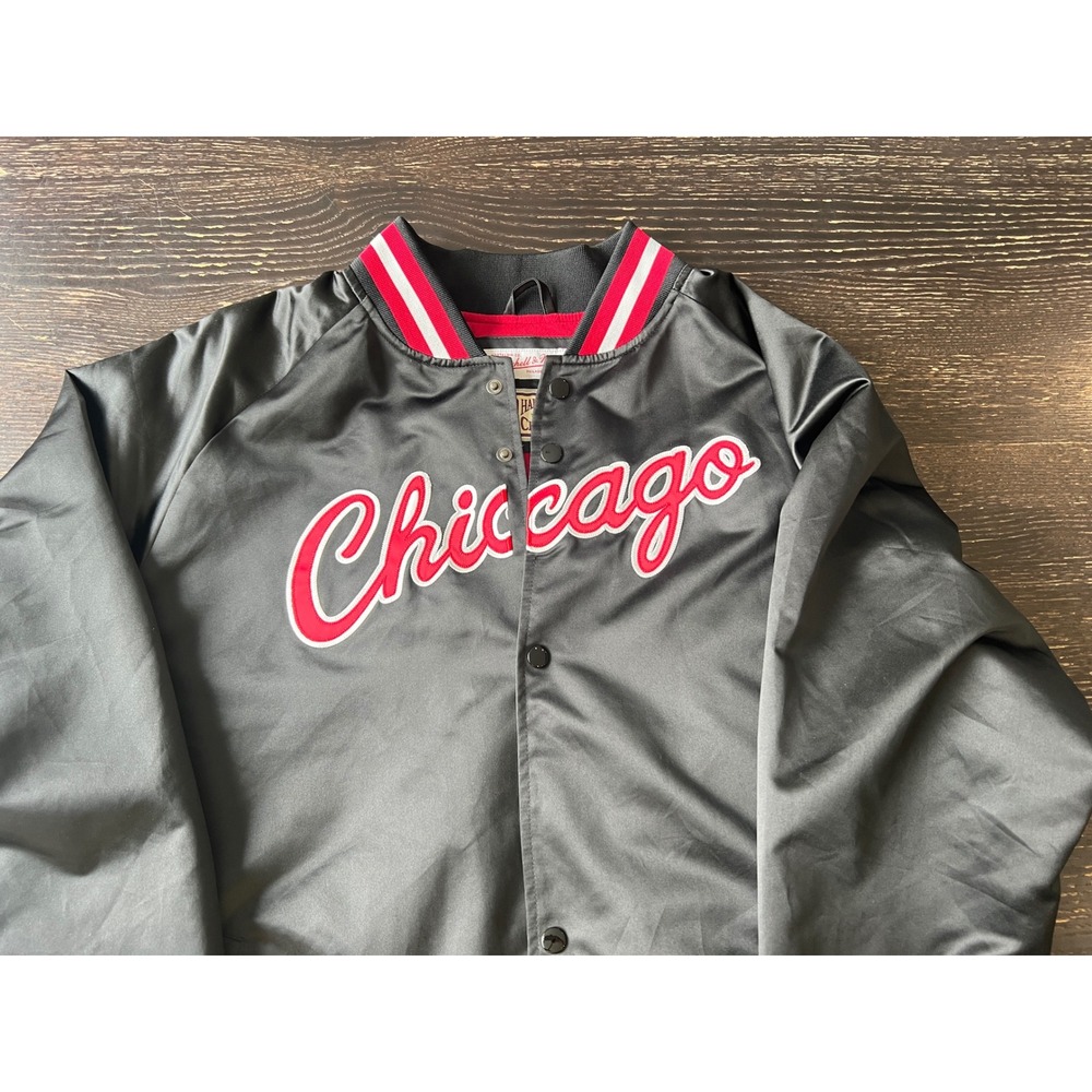 Mitchell & Ness Chicago Bulls Hardwood Classics Satin Jacket Black Mens XL